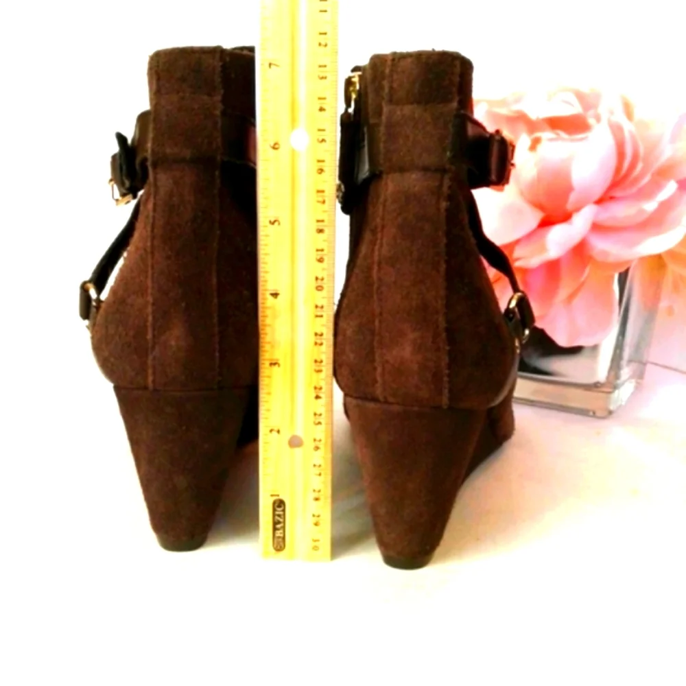 Chocolate brown sude Leather  ankle boots Size 8.5